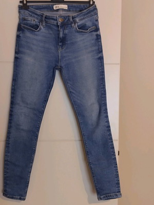 Zara women's skinny jeans size 38 like new