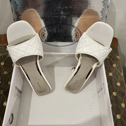 White slippers size 36, 6cm heel