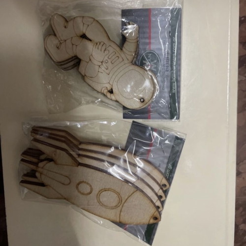 Wooden craft pieces new, pack of 8, space theme