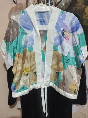 Vintage blouse like new, made in France, size M, multicolor