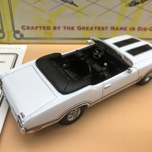 Matchbox Collectibles 1970 Oldsmobile 442 Convertible new, white