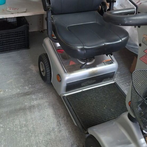 Electric wheelchair with battery