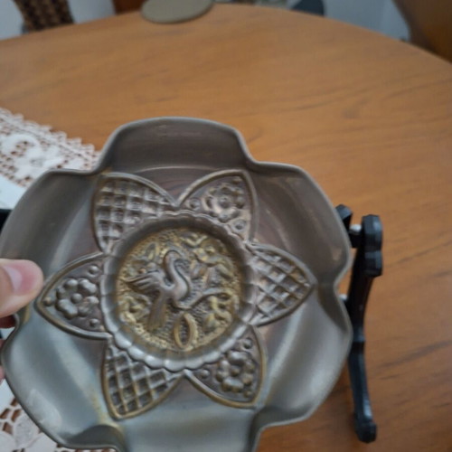 Decorative shell-shaped platter 1960 with 2 ashtrays with stands