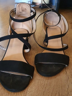 Black leather suede Venini sandal size 38 used, 5cm heel