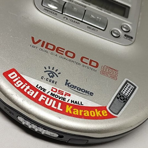 Aiwa XP-K7 Portable CD-Video CD & Karaoke Player like new
