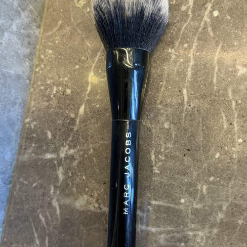 Marc Jacobs Bronzer Brush like new