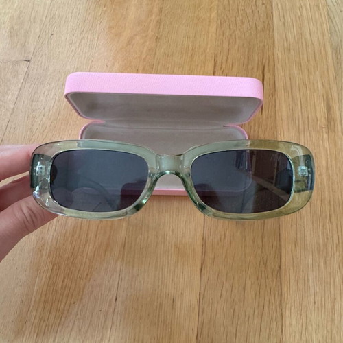 AV Sunglasses Neoma green sunglasses new, rectangular frames