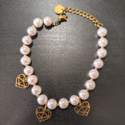 Bracelet with Pearls and Gold Hearts new, surgical steel
