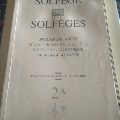 Solfège book like new