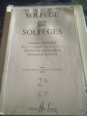 Solfège book like new