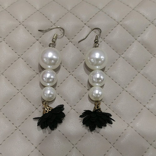 Pearl earrings new