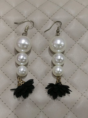 Pearl earrings new