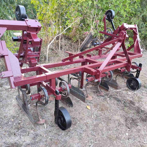 Cotton cultivator used 5-row