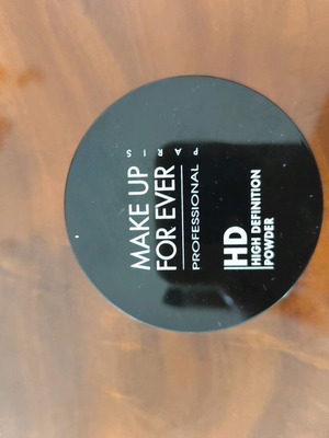 Makeup Forever HD powder used, loose powder