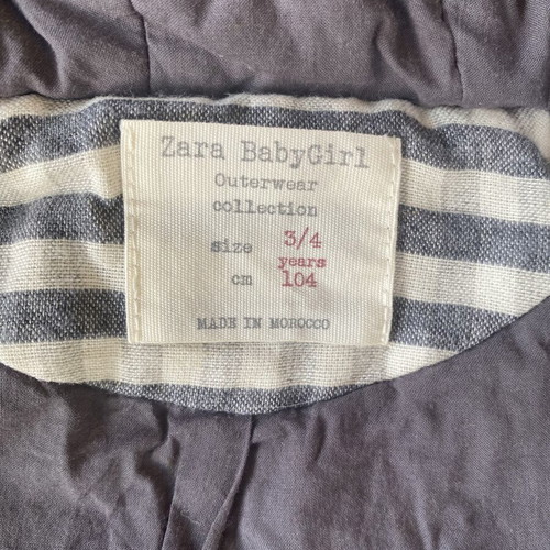 Zara girl jacket with hood and zipper, warm and light