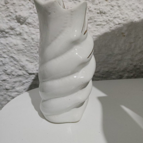 Porcelain shell vase with gold details, vintage mid-century