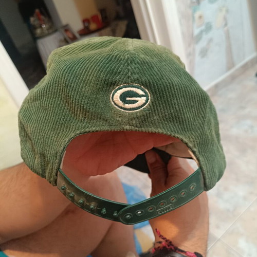 Vintage Green Bay Packers Snapback Cap used, corduroy fabric