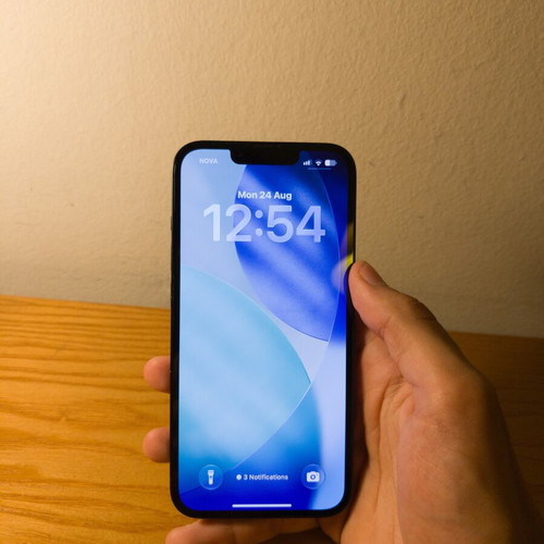 iPhone 14 128GB with Apple Essentials case