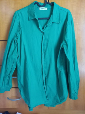 Oversized shirt green like new, one size