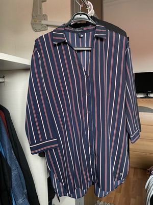 Blue shirt like new, one size
