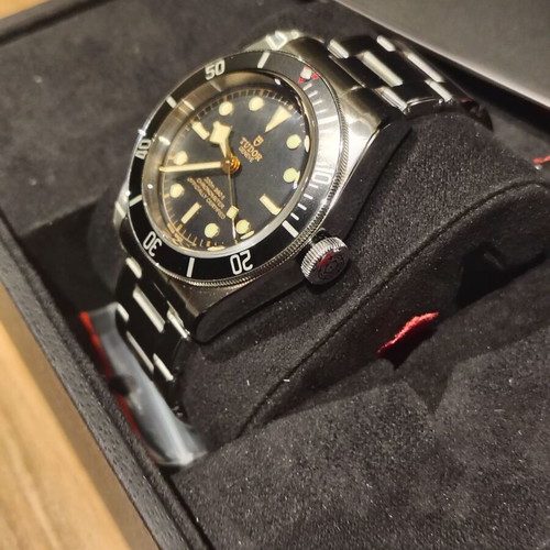 Tudor Black Bay Heritage 41 wristwatch like new, black