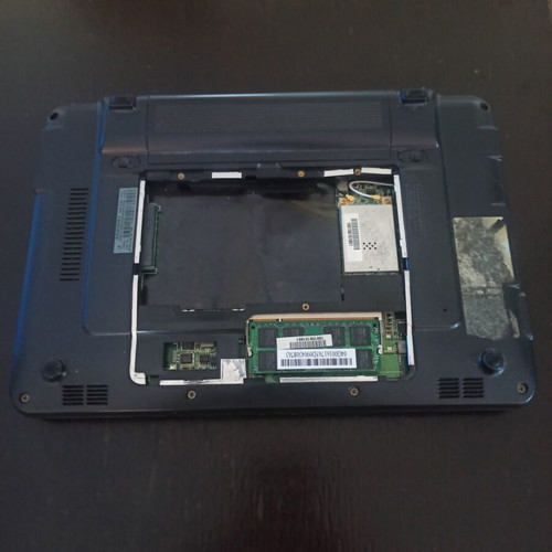 Asus Eee PC 1000 series netbook for parts, not working