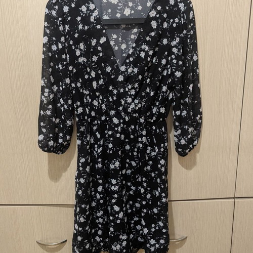 Wrap floral dress size S-M, black and white