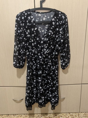 Wrap floral dress size S-M, black and white
