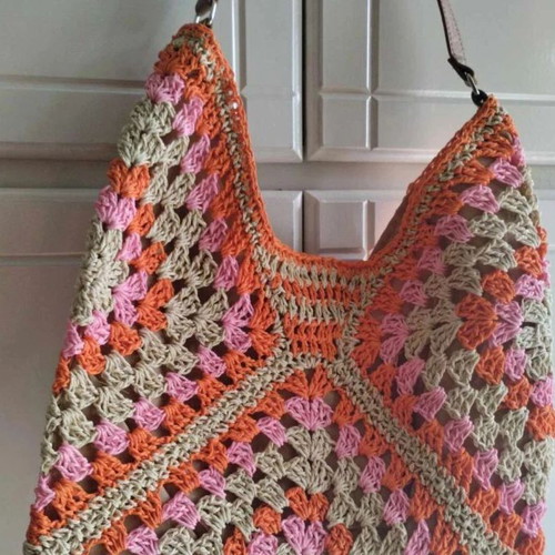 Knitted straw shoulder bag new, pink-coral