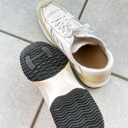 Hogan sneakers like new, white with suede leather and silver logo, size 38.5