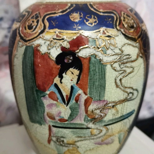 Satsuma handmade Chinese vase used