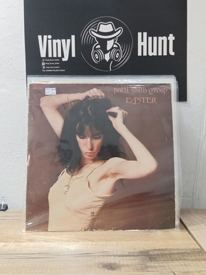 Patti Smith Easter LP used, folk 1978