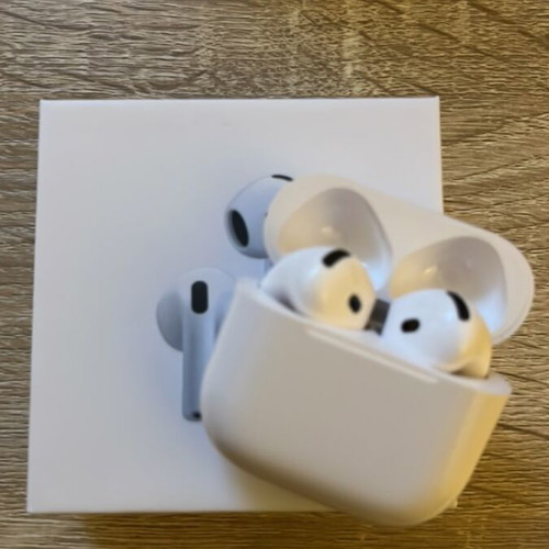 Apple AirPods 4 with Noise Cancellation