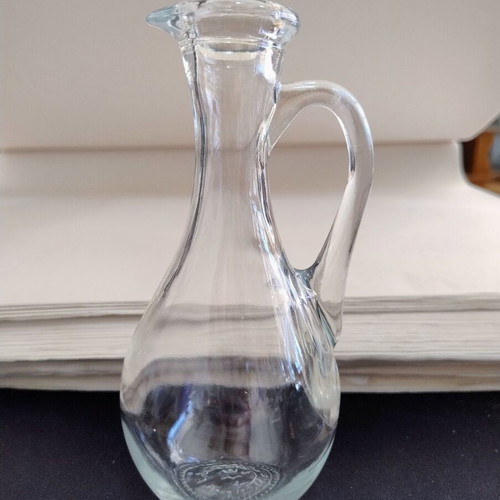 Small glass carafe 250ml like new