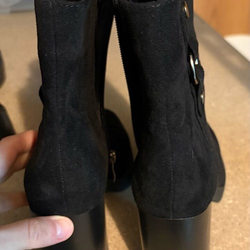 Suede boots size 38 new, very comfy, black
