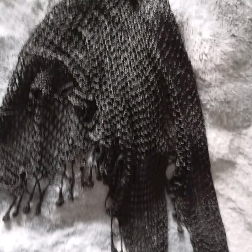 Knitted scarf like new, black