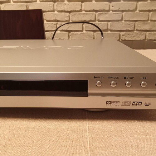 Daewoo DV-500 ES DVD player like new with remote and Greek manual