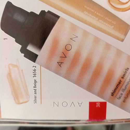 Fond de teint face illuminator shimmer swirls Avon like new old unused