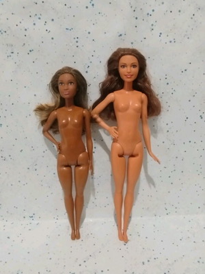 Barbie Fashionistas used, lot of 2 nude dolls with flaws