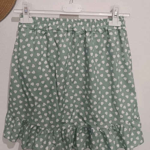 Polka Dot Mini Skirt like new, pistachio with white patterns