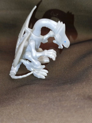 Yugioh Series 1 Blue Eyes White Dragon φιγούρα 4 cm μεταχειρισμένη