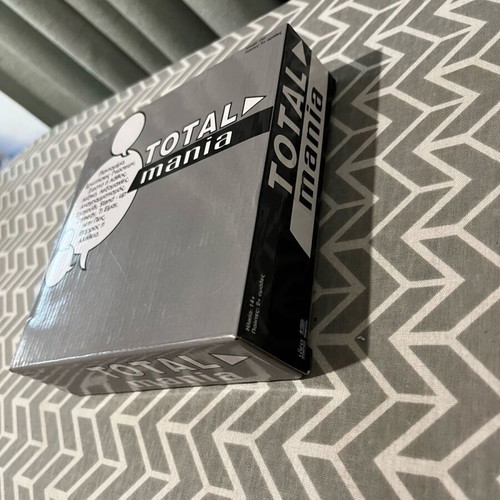 Total Mania Board Game like new