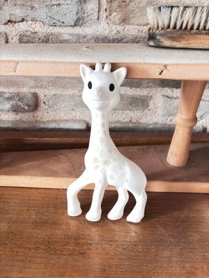 Giraffe toy figure