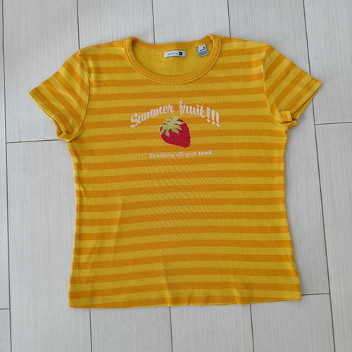 T-shirts for girls size 12/14 like new, colorful, set of 7