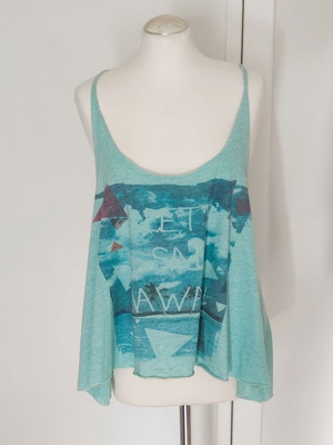 Attr@ttivo Surf turquoise sleeveless top racerback size M like new