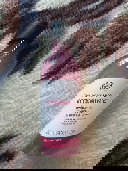 Vitamin E Hydrating Toner 250ml THE BODY SHOP