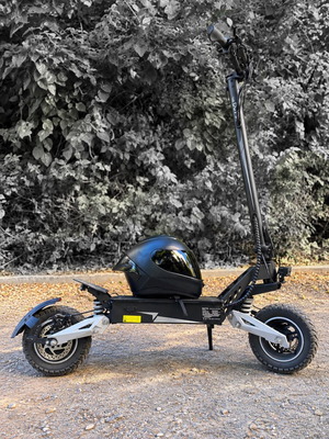 Ηλεκτρικό scooter OOTD T10 48V 13.5Ah με κράνος Nolan N60-6 Sport
