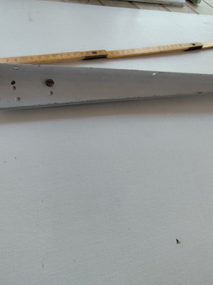 Element System metal shelf brackets, various sizes, white