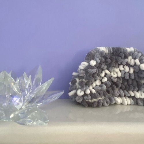 Handmade puffy handbag like new, white and gray