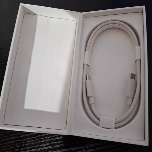 IQOS ILUMA i ONE Blue like new with box, charger & cable